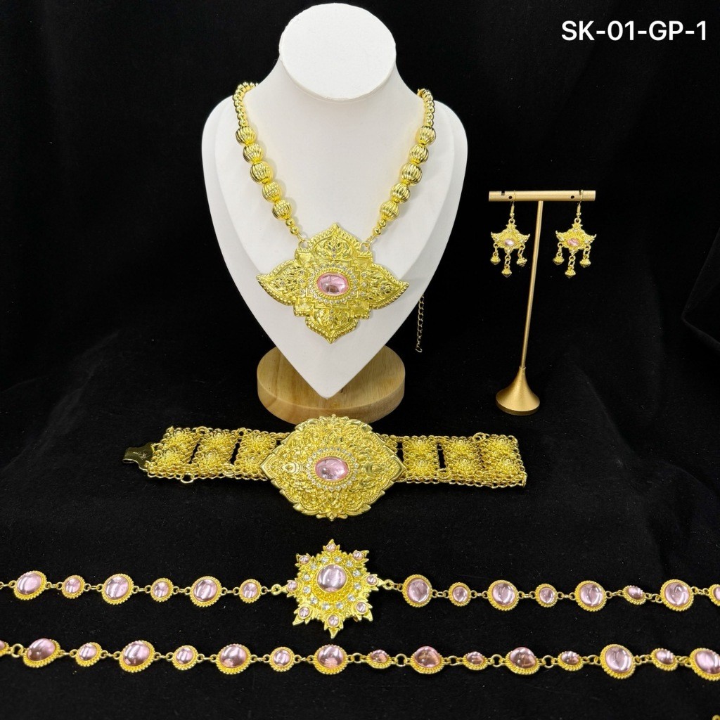 เครื่องประดับชุดไทย งามครบด้วยสร้อยพลอยโบราณ เหมาะสำหรับสวมใส่คู่กับ ชุดไทย ชุดนางรำ งานบุญ