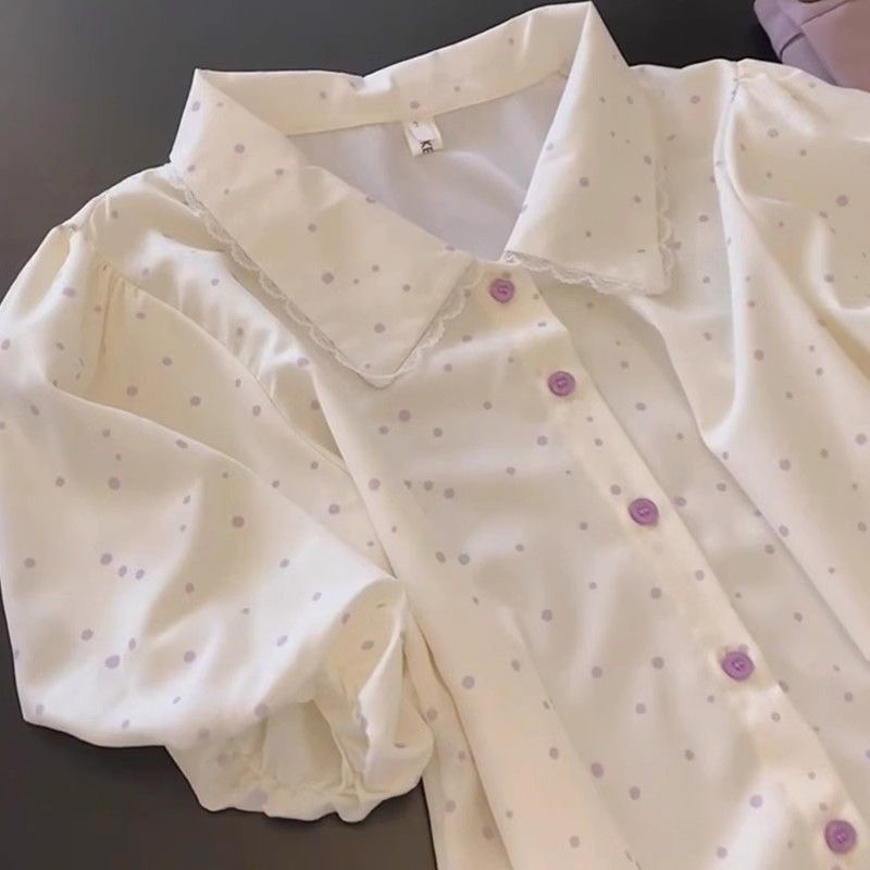 ปุ่มดอกไม้พัฟแขนลายจุดแขนสั้นเสื้อผู้หญิงด้านบนเสื้อฝรั่งเศสเสื้อขนาดเล็กคอตุ๊กตาลูกไม้เย็บตาหมากรุก