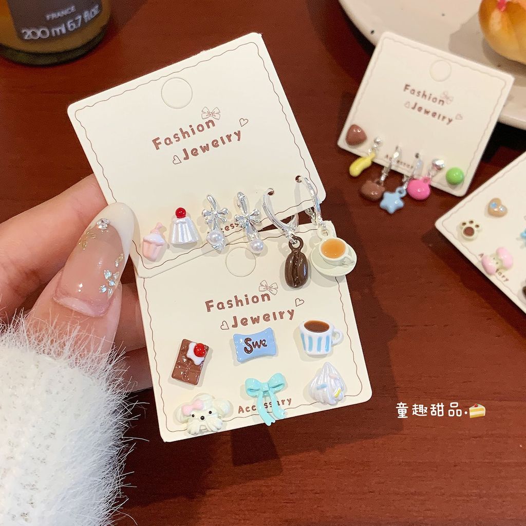 ต่างหูการออกแบบการ์ตูนสัตว์ สำหรับฤดูใบไม้ร่วงและฤดูหนาว น่ารักและเหมาะสมสะสม