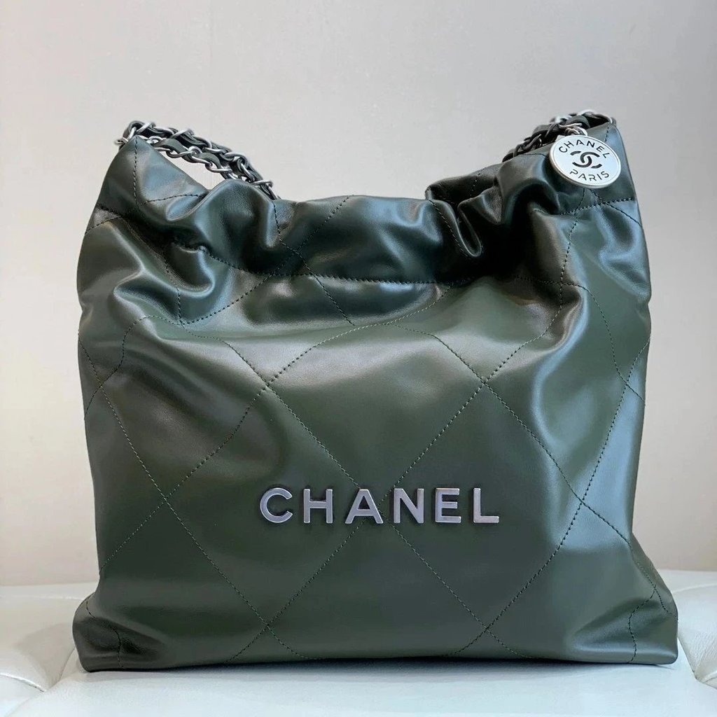 Chanel Chanel Cuban Green 22Bag Glossy Calfskin tote Bag Chanel Shopping Bag Chanel tote Bag Super L