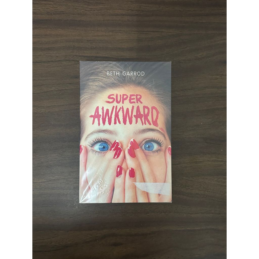[หนังสือมือสอง] Super Awkward - Beth Garrod [สภาพ: A]