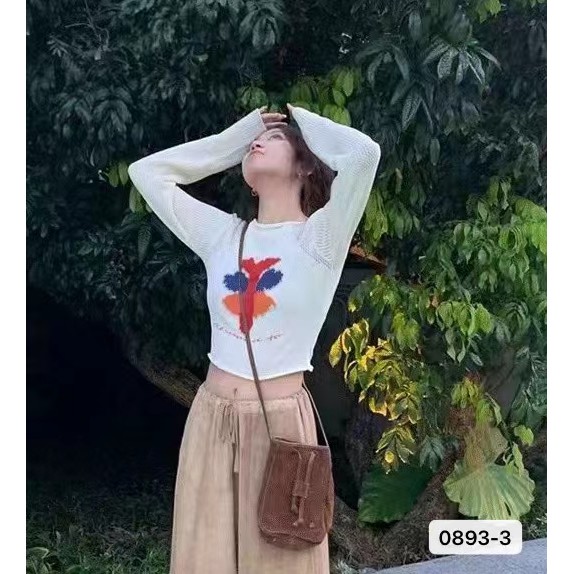 เสื้อลูกพันธุ์ม้าแขนยาว พรมเนื้อนิ่ม ลายกราฟฟิตี้ คอว่าว มีการเย็บแบบเป็นรูพรุน DRC0