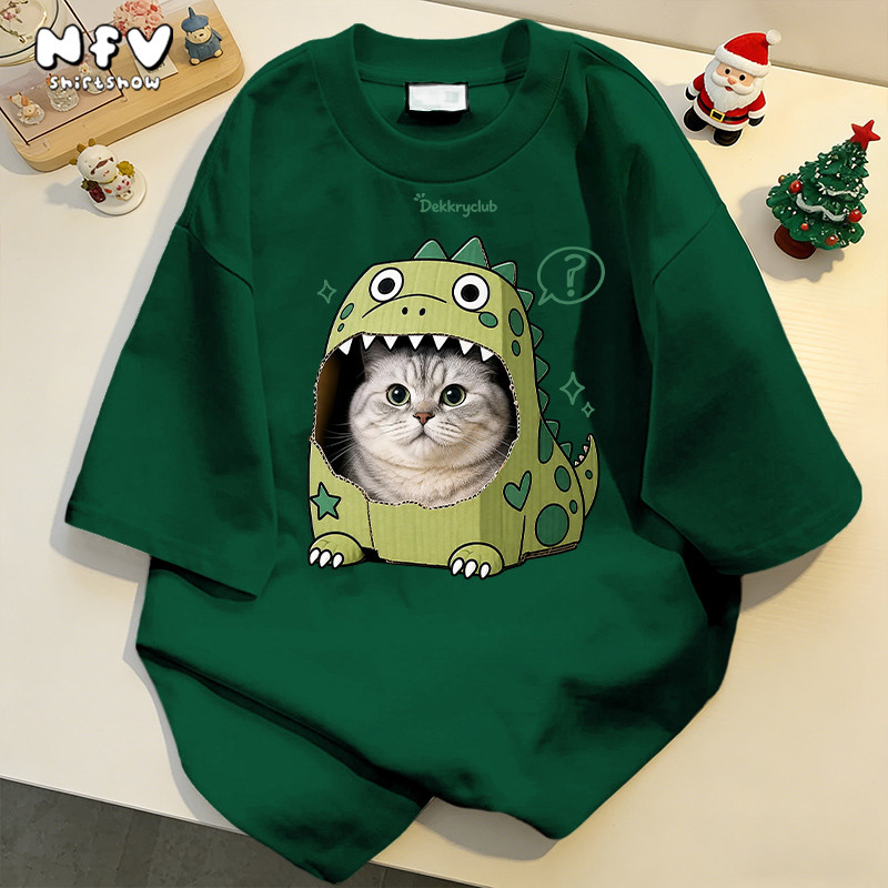 【จัดส่งตลอด 24 ชั่วโมง】NFV สไตล์เกาหลี เสื้อยืด Oversized สะดวกสบาย ระบายอากาศ ผ้าฝ้าย ลายแมวกล่องไดโนเสาร์ YG2861