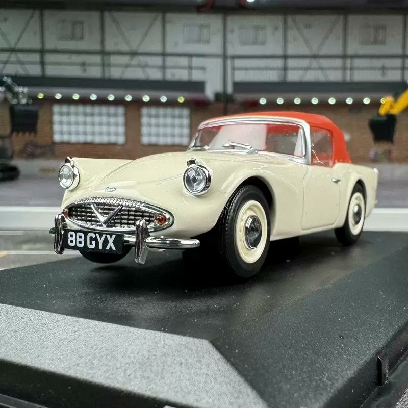 [Out of Print] OXFORD Daimler Daimler SP250 (หากคุณมีคําถามใด ๆ ติดต่อฝ่ายบริการลูกค้าออนไลน์)