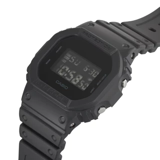 CASIO นาฬิกาข้อมือผู้ชาย G-SHOCK รุ่น DW-5600UBB-1DR สายเรซิ่น สีดำ