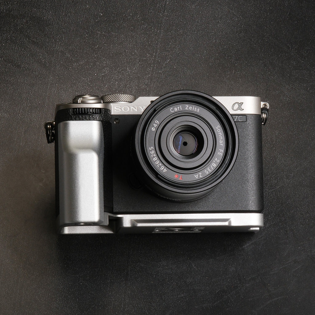 [ประหยัดสุดๆ] A7C2 A7CR ที่จับโลหะปลายนิ้วรูปแบบกันลื่นต้นฉบับเหมาะสําหรับ sony sony A7C2 II A7CR