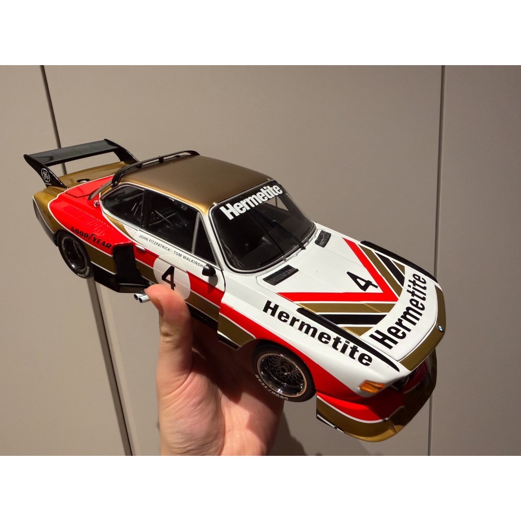 Mini Cut 1/18 minichamps bmw 3.5 CSL (E9) Group 5 Group No. 4 ไวท์ เรดโกลด์ เบอร์ 1976 Hermetite Fle