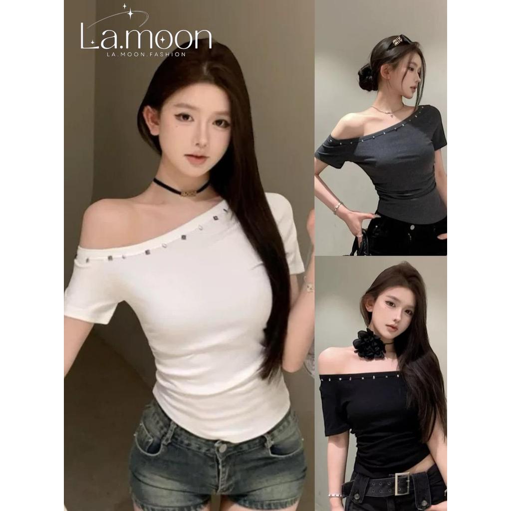 Lamoon【พร้อมส่ง】เสื้อปาดไหล่สุดชิค แต่งหมุด ใส่แล้วหุ่นสวยทรงเป๊ะ มี3สี #2883