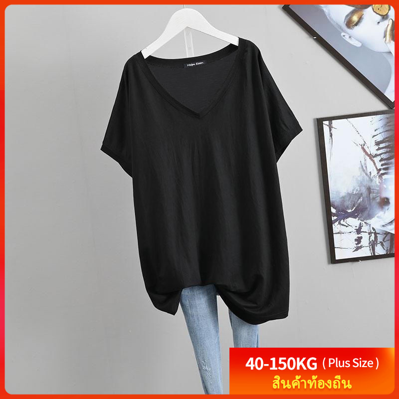 [เสื้อยืดโอเวอร์ไซส์] (50-150kg) ผู้หญิงที่มีน้ำหนักเกิน เสื้อยืดทรงหลวม สีพื้น แขนสั้น คอวี เสื้อพลัสไซส์