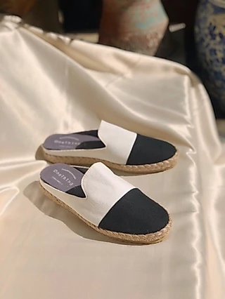 (Preorder -หากมีพร้อมส่งจัดได้เลย) รองเท้าทรงสลิปเปอร์ Slippers Colorful by oneth1ng