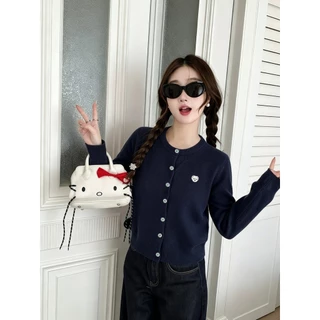 B&R พร้อมส่ง เสื้อคาร์ดิแกนถักผู้หญิง ทรงสั้น งานปักรูปหมี แจ็คเก็ตสไตล์เกาหลี ลดน้ำหนัก ขนาดM-2XL