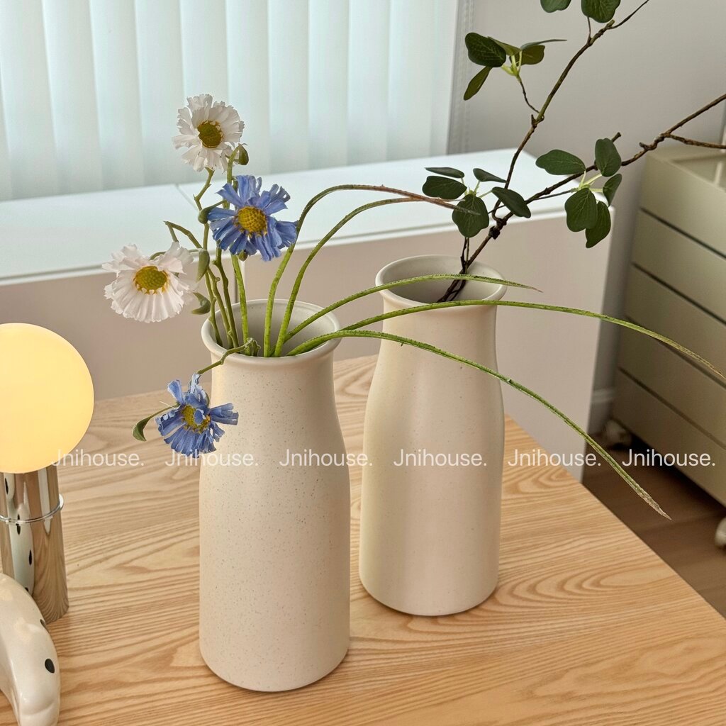 [พร้อมส่ง] Jnihouse : แจกันเซรามิกสีขาว (flower vase) ไม่รวมดอกไม้