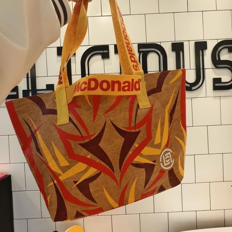 McDonalds Co-Branded clot Edison Chen Tote Bag กระเป๋าสะพายกระเป๋าช้อปปิ้งเป็นมิตรกับสิ่งแวดล้อมกระด