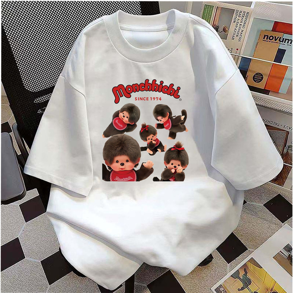 เสื้อยืดโอเวอร์ไซส์ลายMonchhichi 200กรัม ผ้าฝ้าย100% ลายพิมพ์คมชัดไม่ลอก ทรงหลวมซ่อนส่วนเกิน ชาย‑หญิง Unisex ขนาด M‑3XL