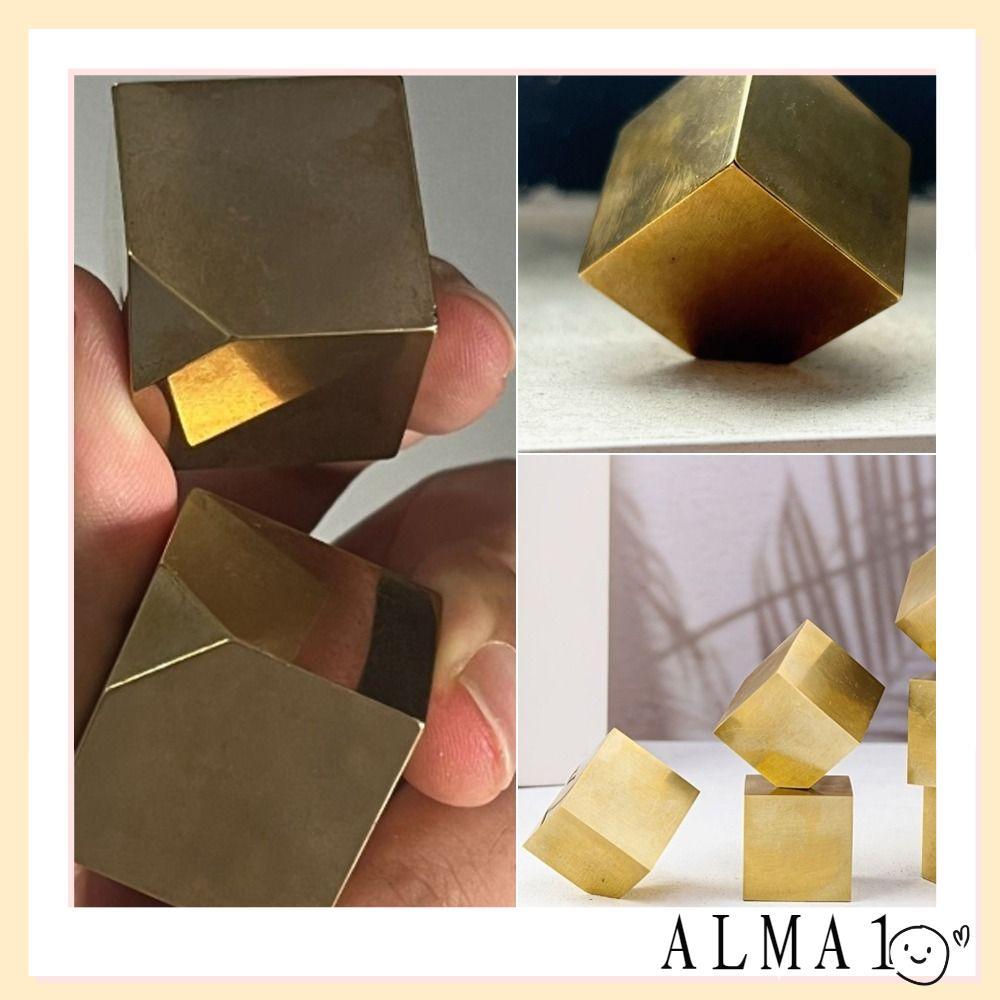 ALMA Pyrite Cube ตัวอย่าง,ที่ไม่ซ้ํากัน Metallic Luster 2.5x2.5 ซม. Pyrite คริสตัลตัวอย่าง, ทองเหลือ