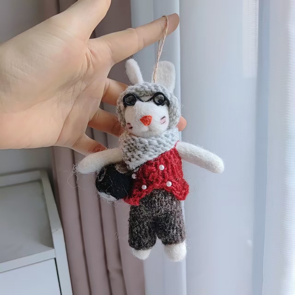 < Camera Sweater Rabbit > Wool Felt Charm Rabbit Charm จี้ห้อยกระเป๋า