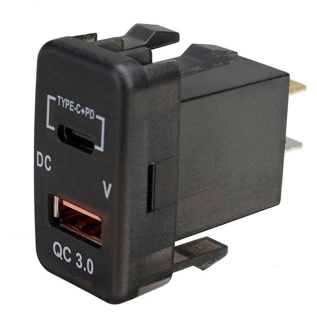 รถ Fast Charger อะแดปเตอร์ QC3.0 Dual USB Quick Charger Socket พร้อมโวลต์มิเตอร์สําหรับ Toyota Land 