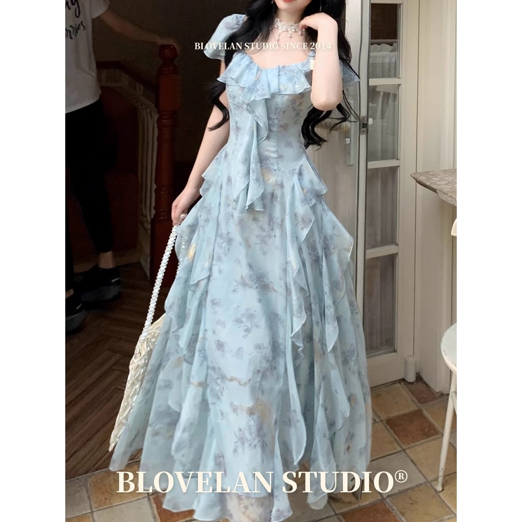 Star Sea Flowing Shoulder Chiffon Dress with Gilt Detailing สำหรับลุคสง่างามในวันพักผ่อน