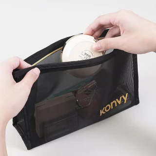 Konvy Mesh Triangle Cosmetic Bag คอนวี่ กระเป๋าเครื่องสำอางแบบตาข่ายโปร่งใส สีดำ.