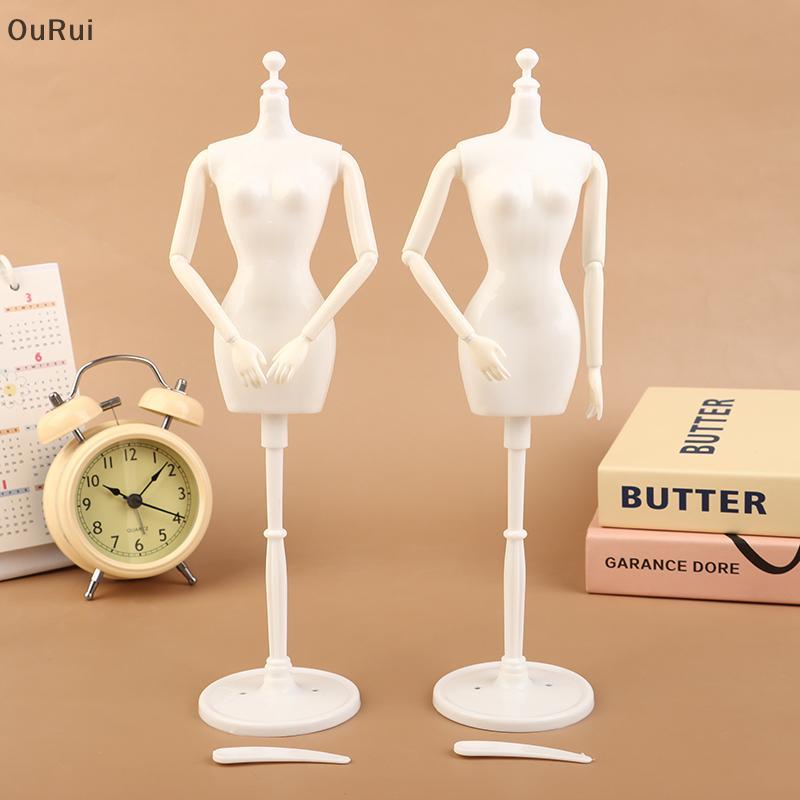 [B&C] หุ่นโชว์ชุดตุ๊กตา 1:6 ฐานตั้งโชว์ชุดตุ๊กตาแฟชั่น พร้อมที่แขวนเสื้อ กระโปรง และชุดแต่งงาน สําหรับบ้านตุ๊กตาและโมเดลของเล่น {ไทย}
