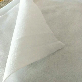 ** เนื้อบาง พิจารณาก่อนสั่งซื้อ **แผ่นใยสังเคราะห์ สำหรับทำกระเป๋า แบบมีกาวและไม่มีกาว ขนาด 1/2 หลา (50 x 90 ซม.)