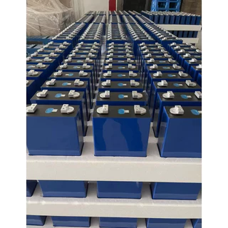 【แบรนด์ใหม่】30AH 3.2V LiFePo4 battery แบตเตอรี่ แบตเตอรี่ลิเธียม แบตเตอรี่ลิเธียมไอออน แบบชาร์จไฟได้ แบตเตอรี
