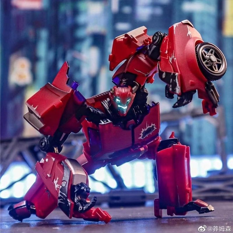 Transformers Apache Leader Red Gladiator Zombies Flying Through Mountains Zombies เวอร์ชันพร้อมของเล