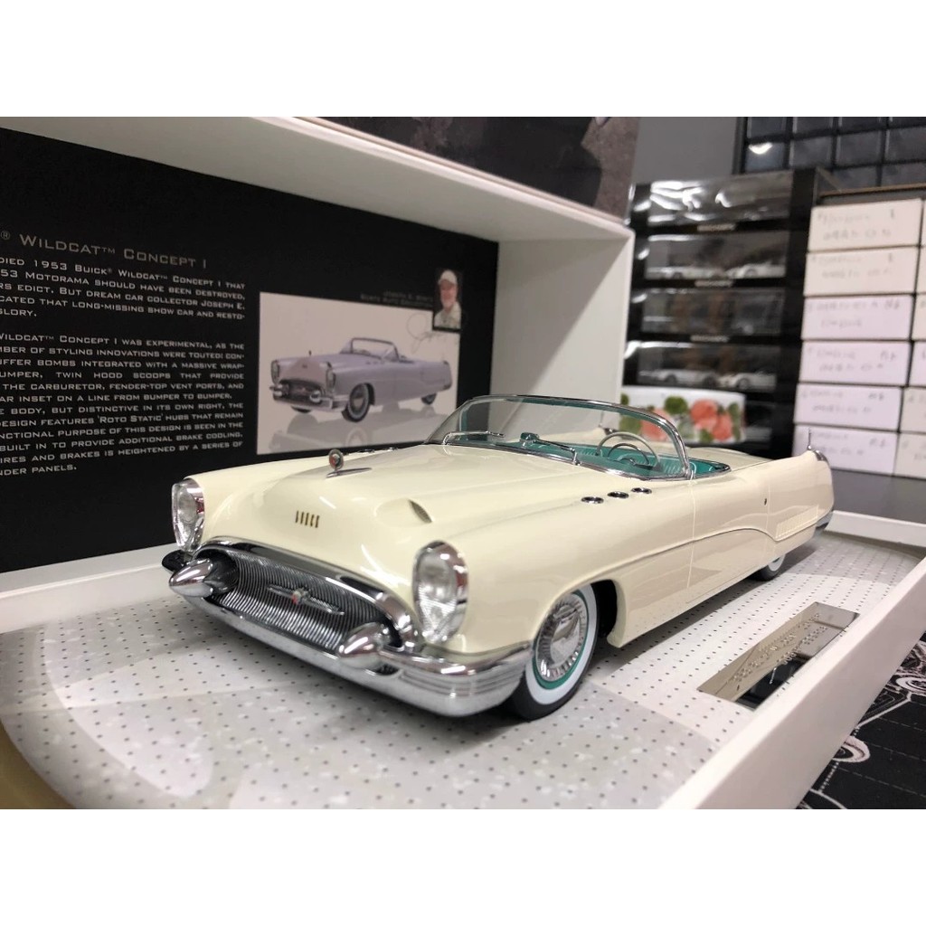 Mini Cut 1: 18 Museum Series Buick Wildcat Concept Car 1 1953Minichamps 1: 18 Buick Wildcat Concept 