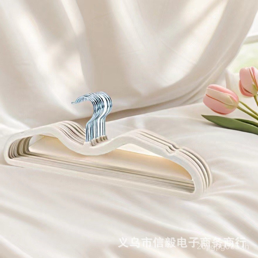 M-Shaped Hanger Seamless Space Low Flocking Velvet Ultra-Low Hanger คอสั้นแนวตั้งคอ Ultra-Thin Hange