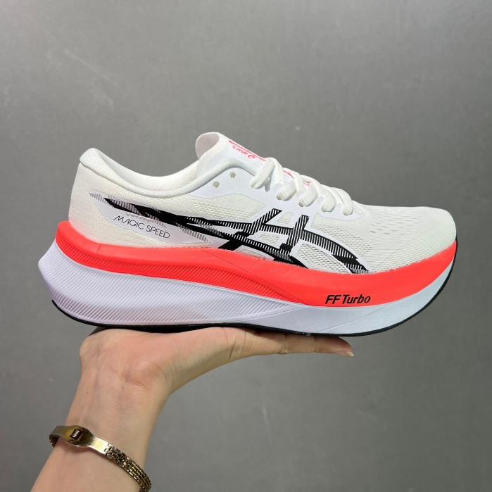 รองเท้าวิ่ง Asics Meta Speed 4 เหมาะสำหรับทั้งผู้ชายและผู้หญิง