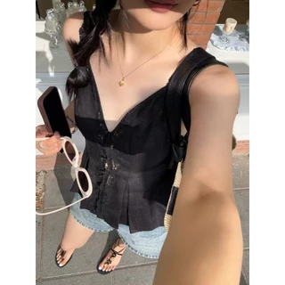 SHG พร้อมส่ง🌹เสื้อสายเดี่ยวคอวี แต่งลูกไม้ กระดุมหน้า ชายระบาย สไตล์เกาหลี วินเทจ แฟชั่นผู้หญิง เซ็กซี่ ขายดี ฮิต