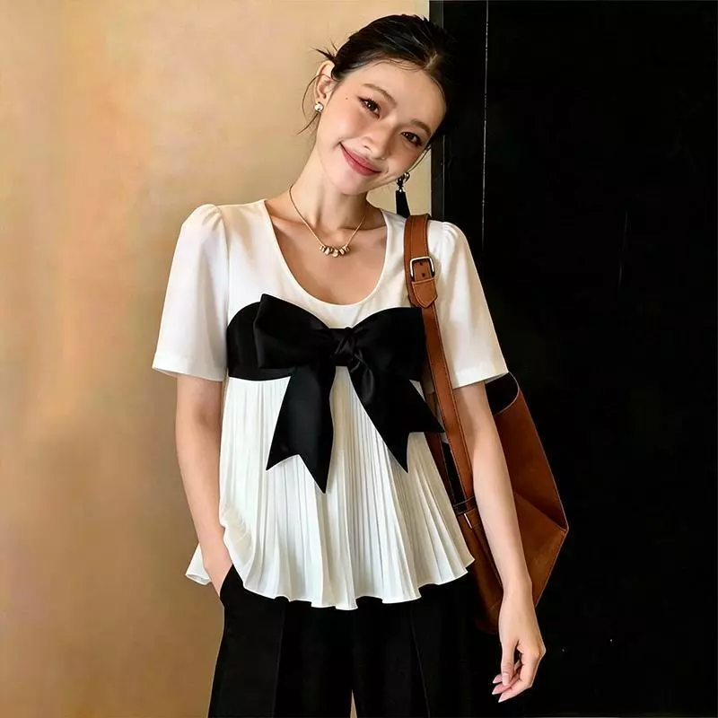 mimi&diid[COD]เสื้อเชิ้ตอัดพลีทแขนสั้น แต่งโบว์ใหญ่ด้านหน้าสุดน่ารัก เสื้อสีขาวเรียหรูสไตลืเกาหลี แมทช์ง่าย#99559