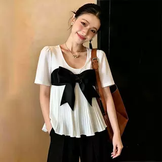 mimi&diid[COD]เสื้อเชิ้ตอัดพลีทแขนสั้น แต่งโบว์ใหญ่ด้านหน้าสุดน่ารัก เสื้อสีขาวเรียหรูสไตลืเกาหลี แมทช์ง่าย#99559