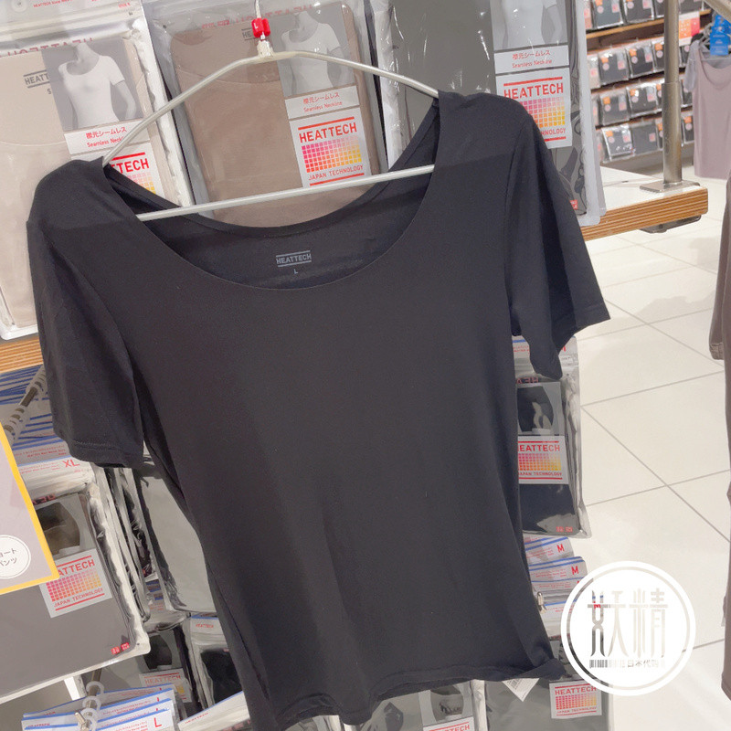 เสื้อยืดแขนสั้น Uniqlo HEATTECH สำหรับผู้หญิง ผลิตในญี่ปุ่น ให้ความร้อนในตัว เหมาะสำหรับเป็นเสื้อชั้