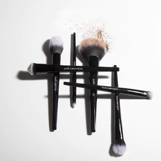 JUNGSAEMMOOL Masterclass Contour Brush จองแซมมุล มาสเตอร์คลาส คอนทัวร์ บรัช แปรงคอนทัวร์เพิ่มมิติให้กับใบหน้า