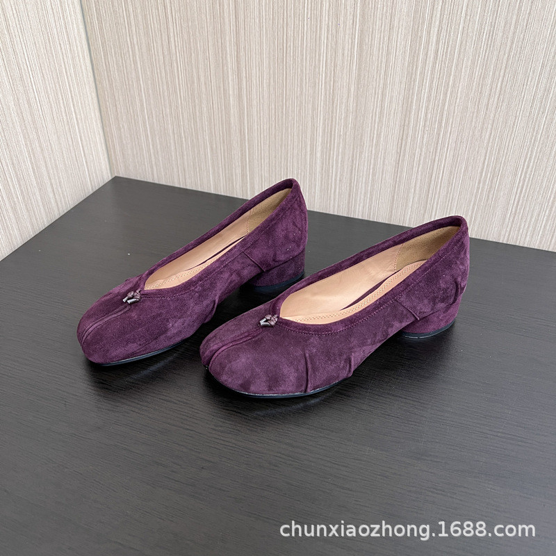 6I7W MM-6 New autumn suede cute and quirky pleated split-toe shoes for women, low-cut mid-heel fashi