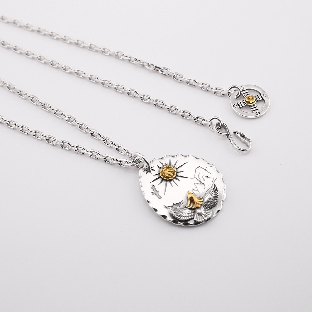 Takahashi goros goros เงินไทย Retro Eagle Chase วันรอบแผ่นจี้แฟชั่น All-Match ผู้ชายผู้หญิงสร้อยคอ