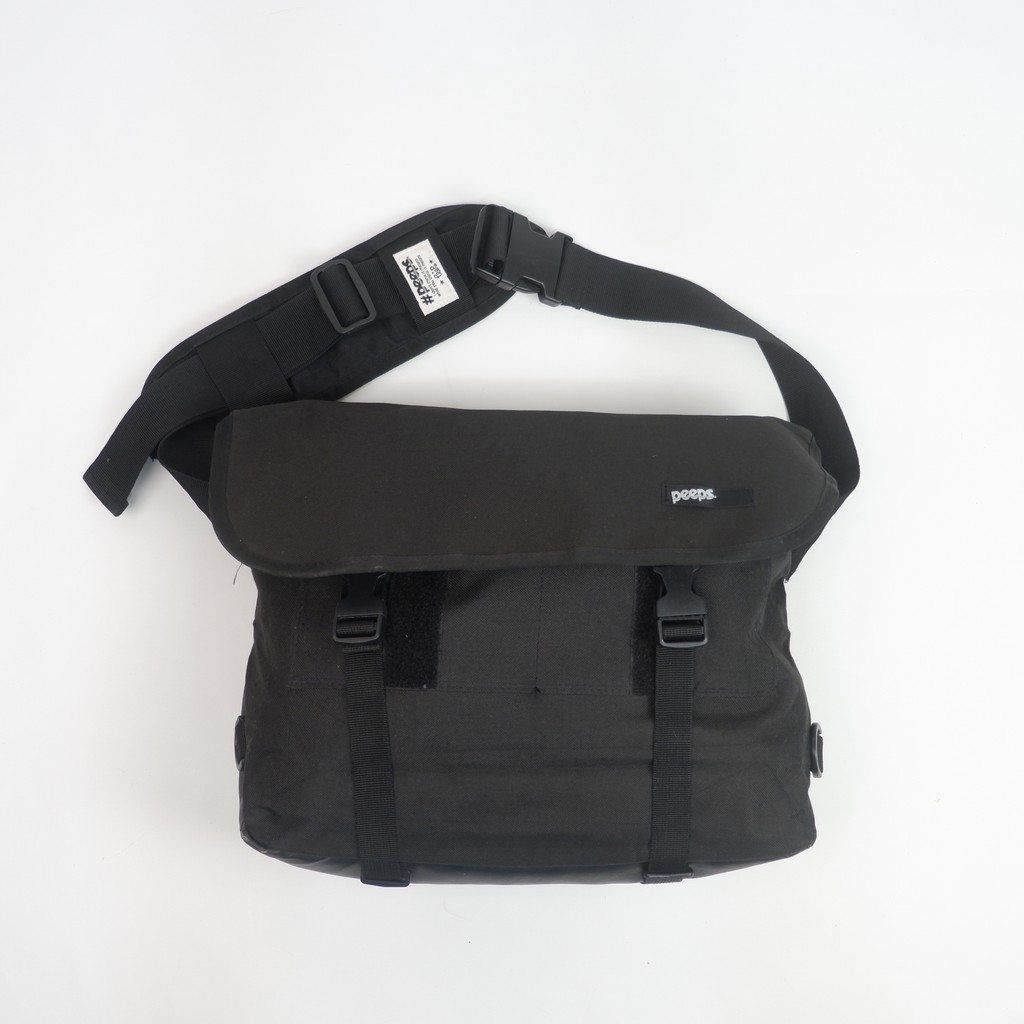 PEEPS Messenger Bag กระเป๋าสะพายข้างลําลอง Preloved