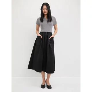 [Pomelo] เดรสยาวแขนสั้นดีไซน์ตัดต่อผ้าดีเทลซิปหน้าและกระเป๋าข้าง / Zipped Short Sleeve Maxi Dress with Pockets