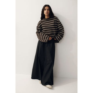 H&M(เอชแอนด์เอ็ม) เสื้อสเวตเชิ้ตโอเวอร์ไซส์ ผู้หญิง 1345017_…