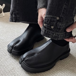 2026 รองเท้า Tabi สําหรับผู้ชายและผู้หญิง หนังคลาสสิก ลําลอง…