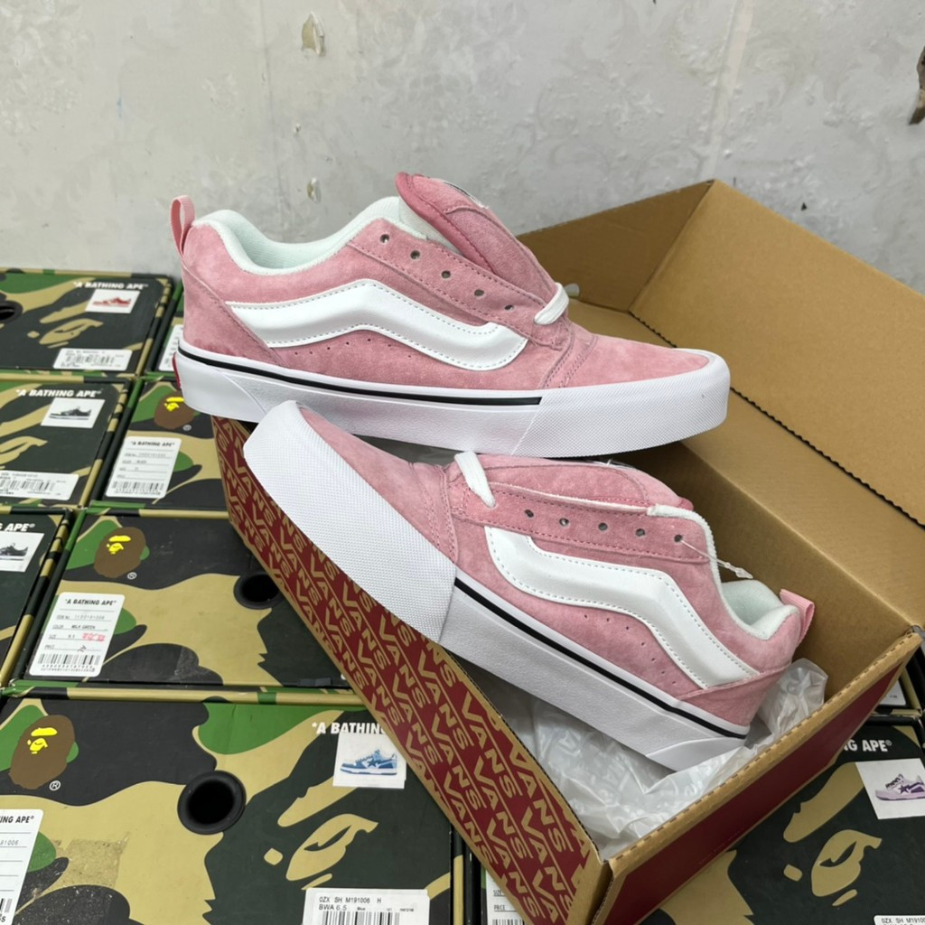 Vans Knu Skool รองเท้าบอร์ดลําลองทรงเตี้ยสีชมพู