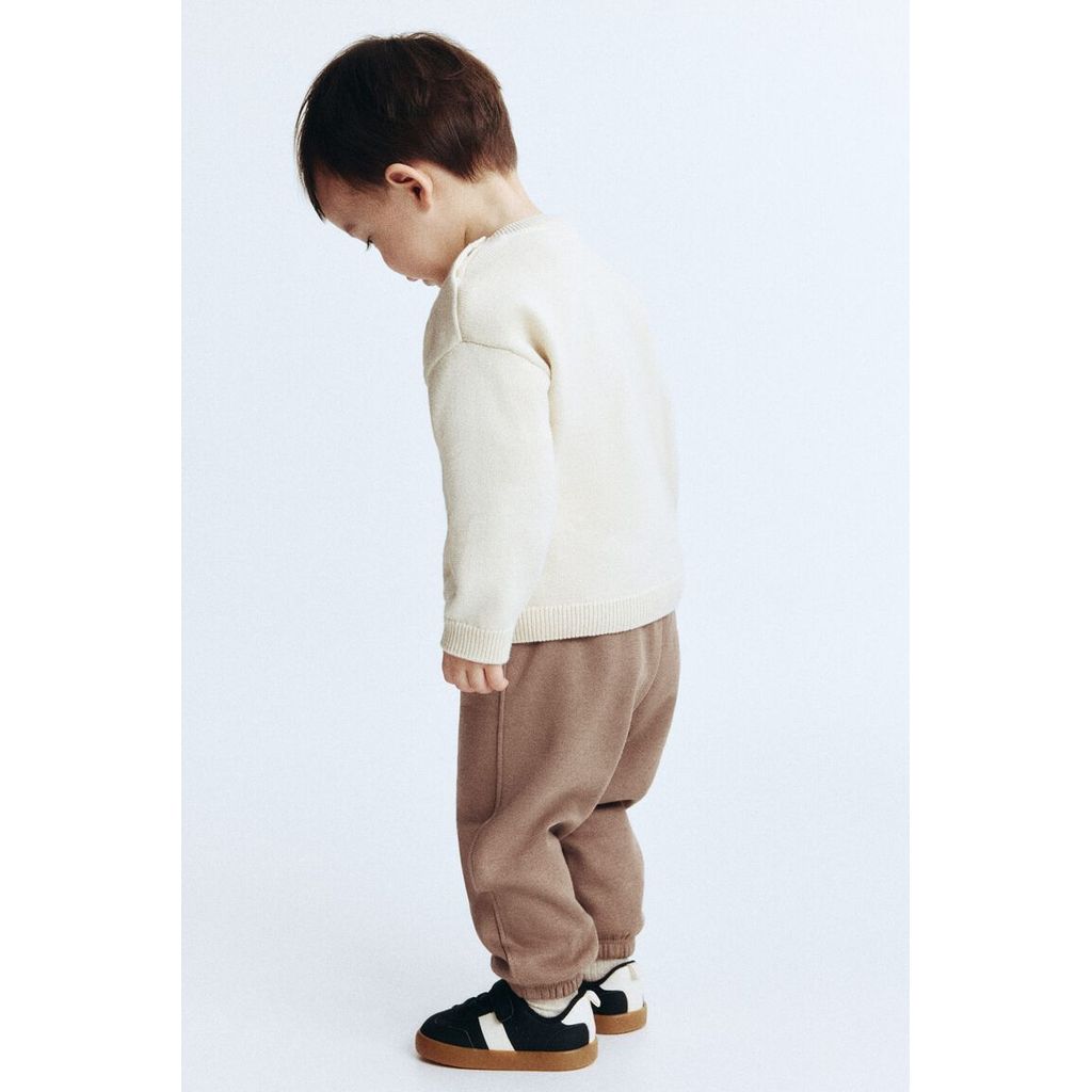 H&M(เอชแอนด์เอ็ม) กางเกงจ็อกเกอร์ผ้าคอตตอนทวิล Boys Cotton twill joggers 1317720_1