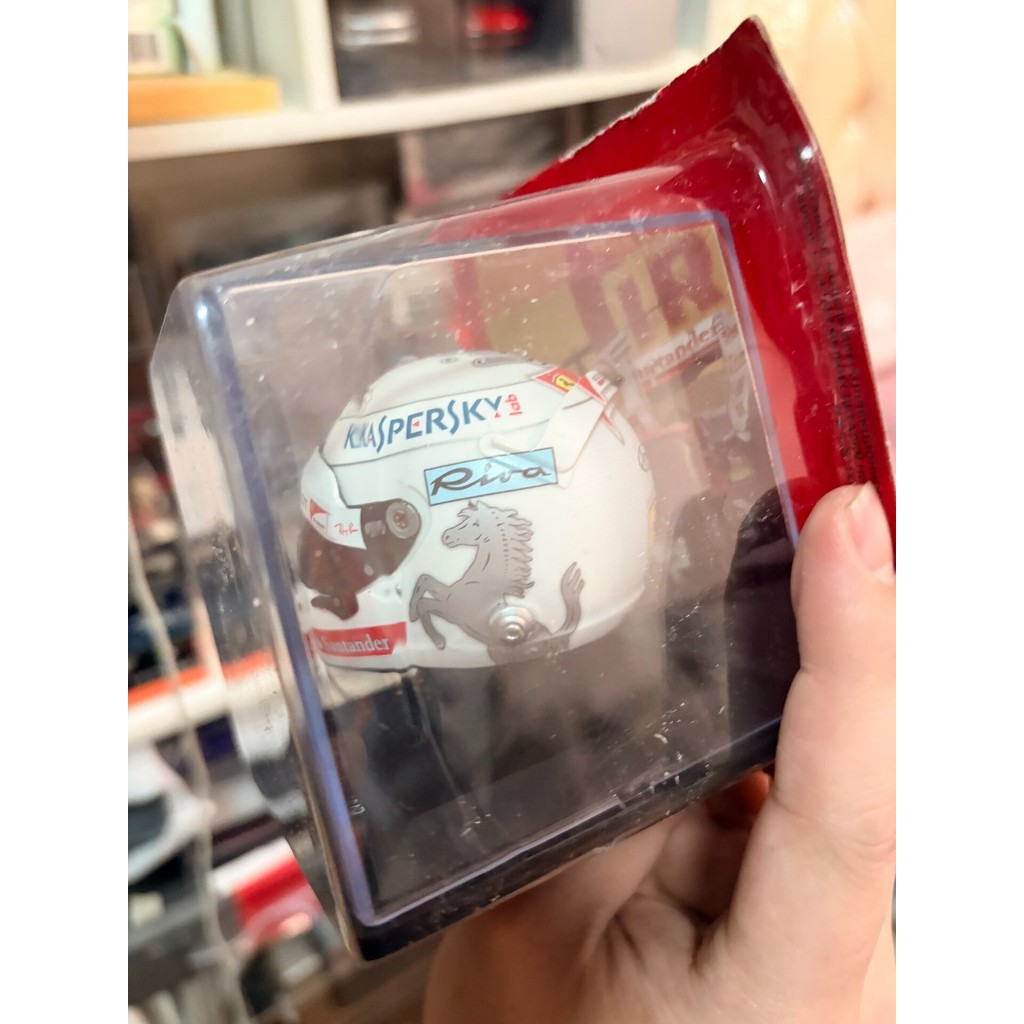 พร้อมสต็อก 1/5 Spark Ferrari Racing Helmet F1 SF70H 2017 Vettel Vettel