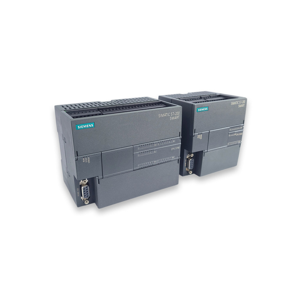 ใหม่เดิมซีเมนส์ PLC 200Smart 6es7288-1sr20 SR30 sr40 ST20 SR60