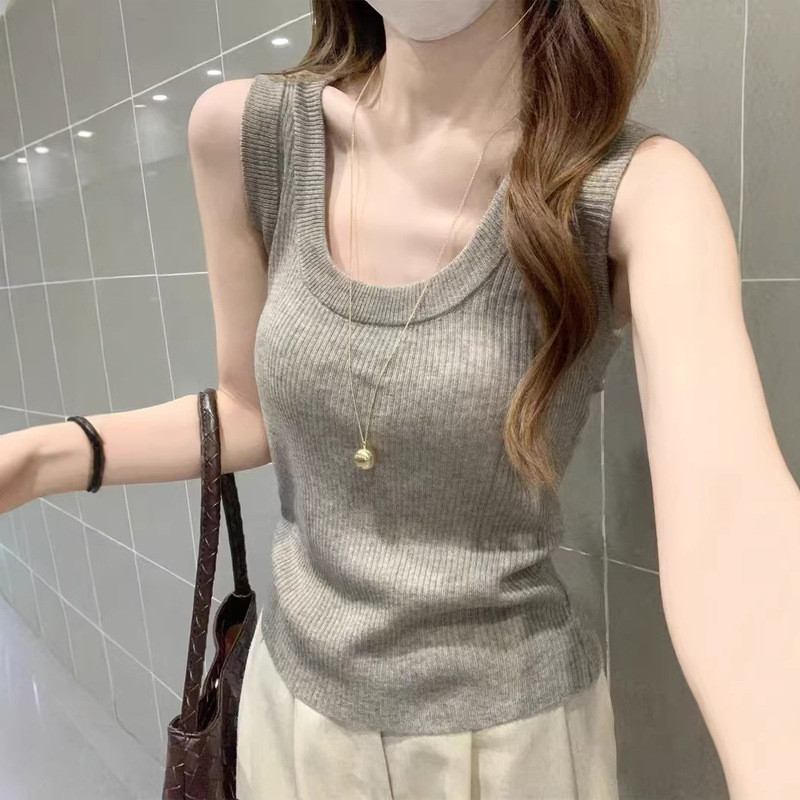 韩系针织U领小吊带背心女秋季修身百搭遮副乳打底无袖上衣可外穿3.17Korean-style Knitted U-neck Camisole for Women, Autumn Slim-fit Ve