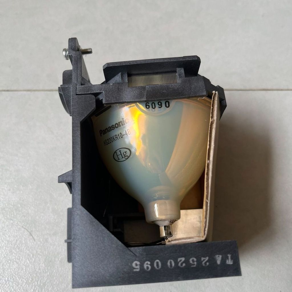 หลอดไฟโปรเจคเตอร์ Panasonic รุ่น PX760/PX770/PX860/PX880NT/PW880 คุณภาพสูง ทนทาน