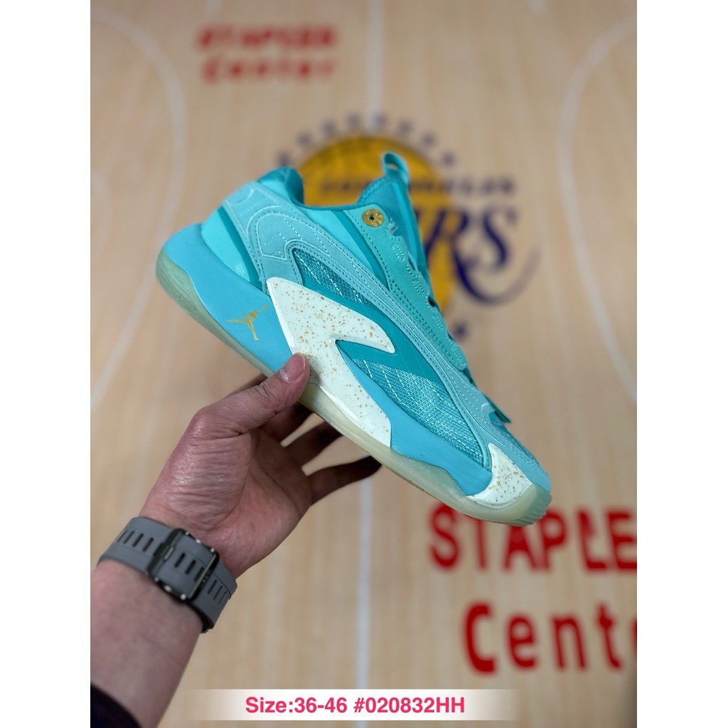 รองเท้ากีฬา Ja3 สไตล์เทนนิสและบาสเก็ตบอล