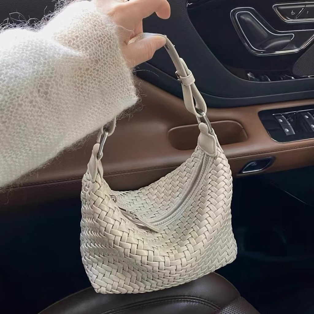 2026 Simple Hand-Woven กระเป๋าถือความจุขนาดใหญ่กระเป๋า Messenger