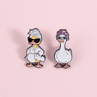 ผมหยิกแบบตลก ห่านการ์ตูน เข็มกลัดสำหรับกระเป๋าและป้ายของขวัญ…